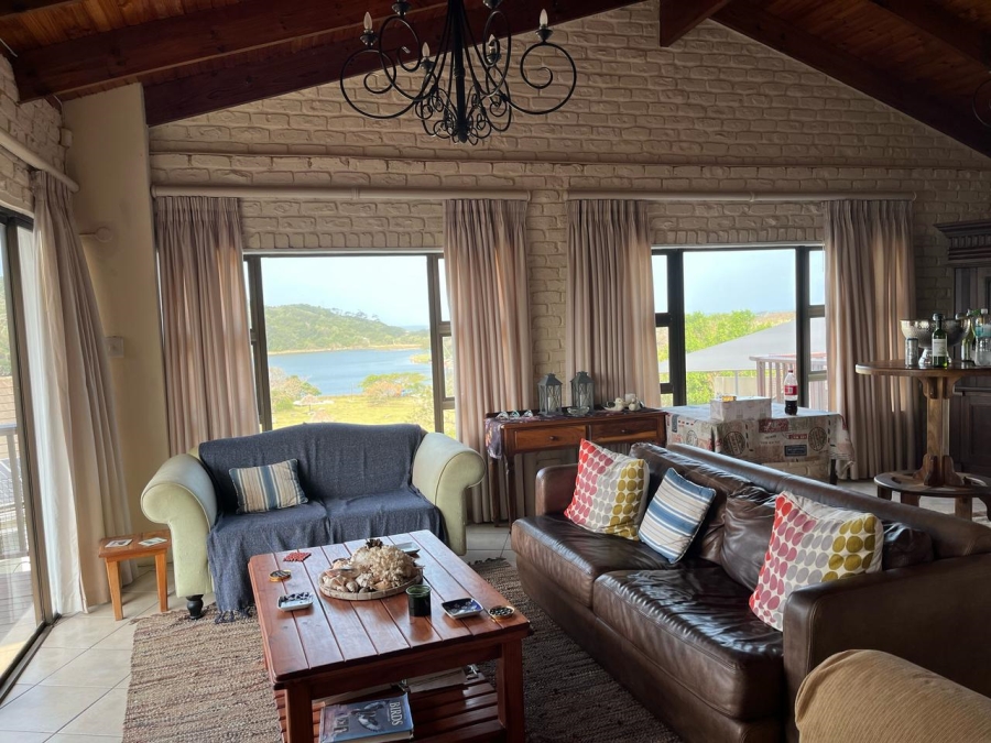 7 Bedroom Property for Sale in Morgans Bay Eastern Cape